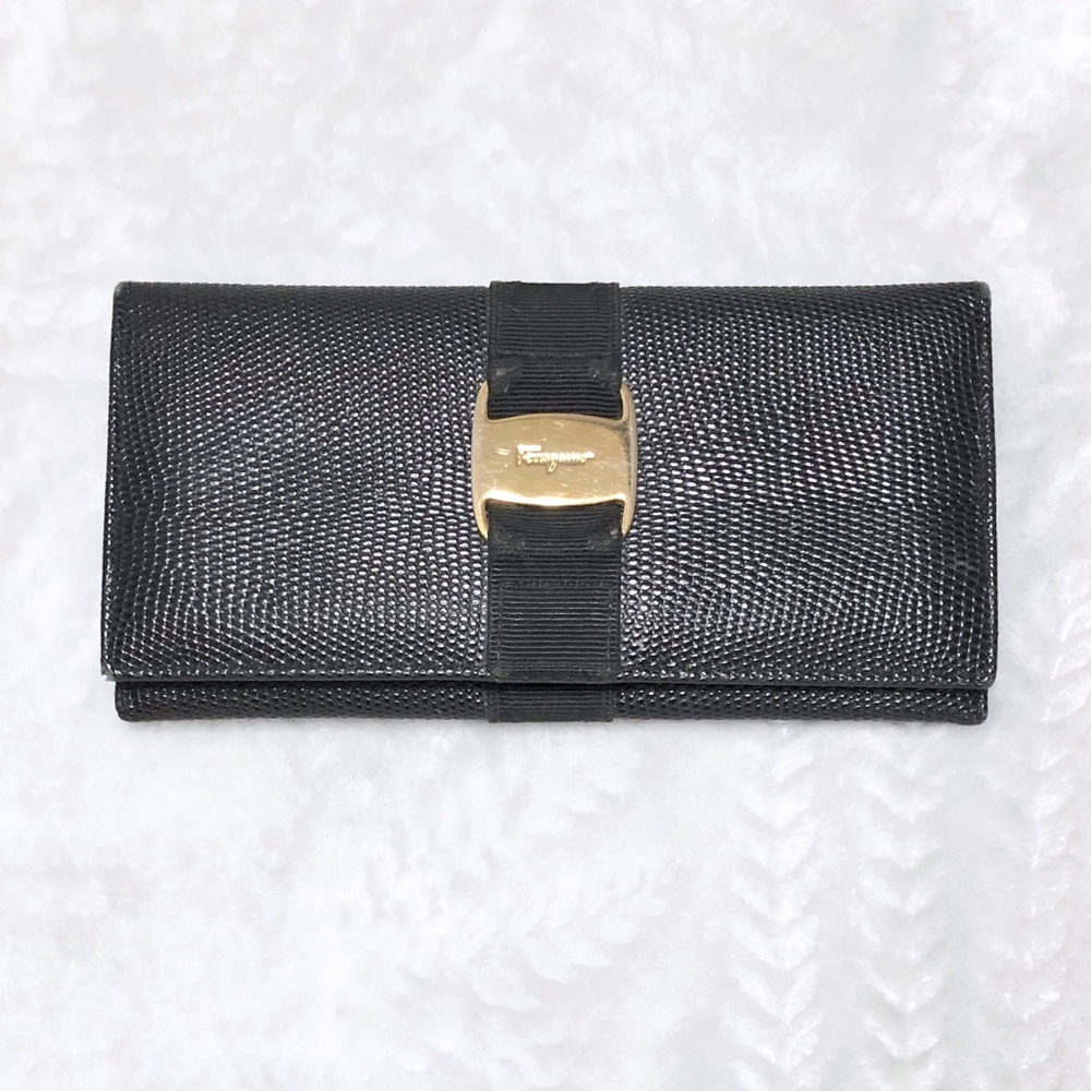 Salvatore Ferragamo Vara black continental wallet